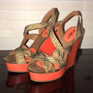 Lucky Brand wedge